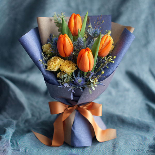 Vow of Dawn — Tulip Courage Kindled in a Midnight Blue Silence