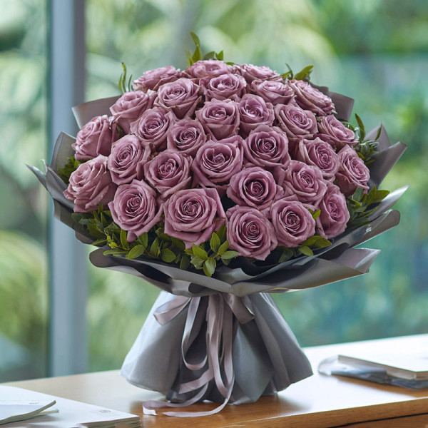 Misty Violet — A Twilight Ode to Velvet Roses​